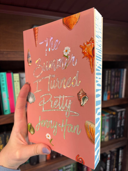 The Summer I Turned Pretty (Deluxe Edition) by Jenny Han