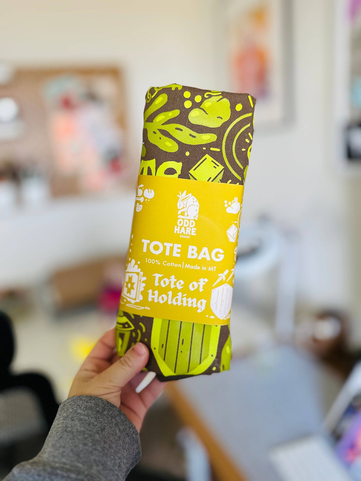 Tote of Holding